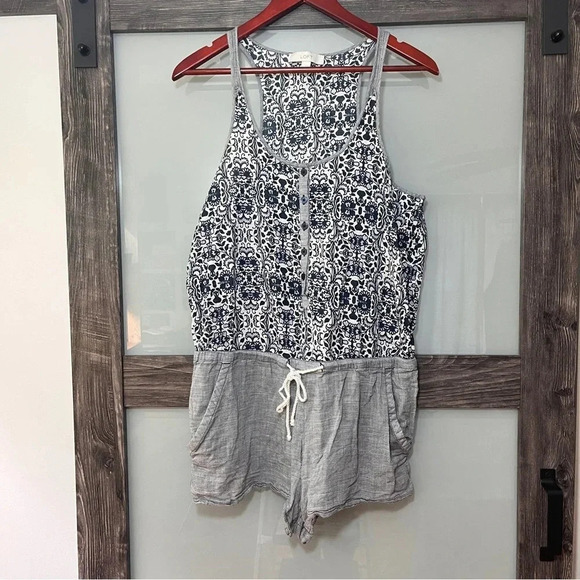 LOFT Pants - Ann Taylor LOFT Blue & Gray Floral Nautical 100% Cotton Romper Women’s L